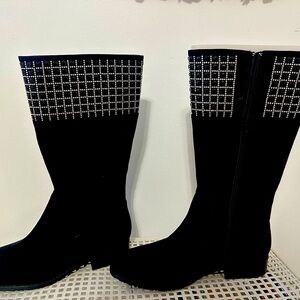 NEW Girls Boots, size 4 Stuart Weitzman